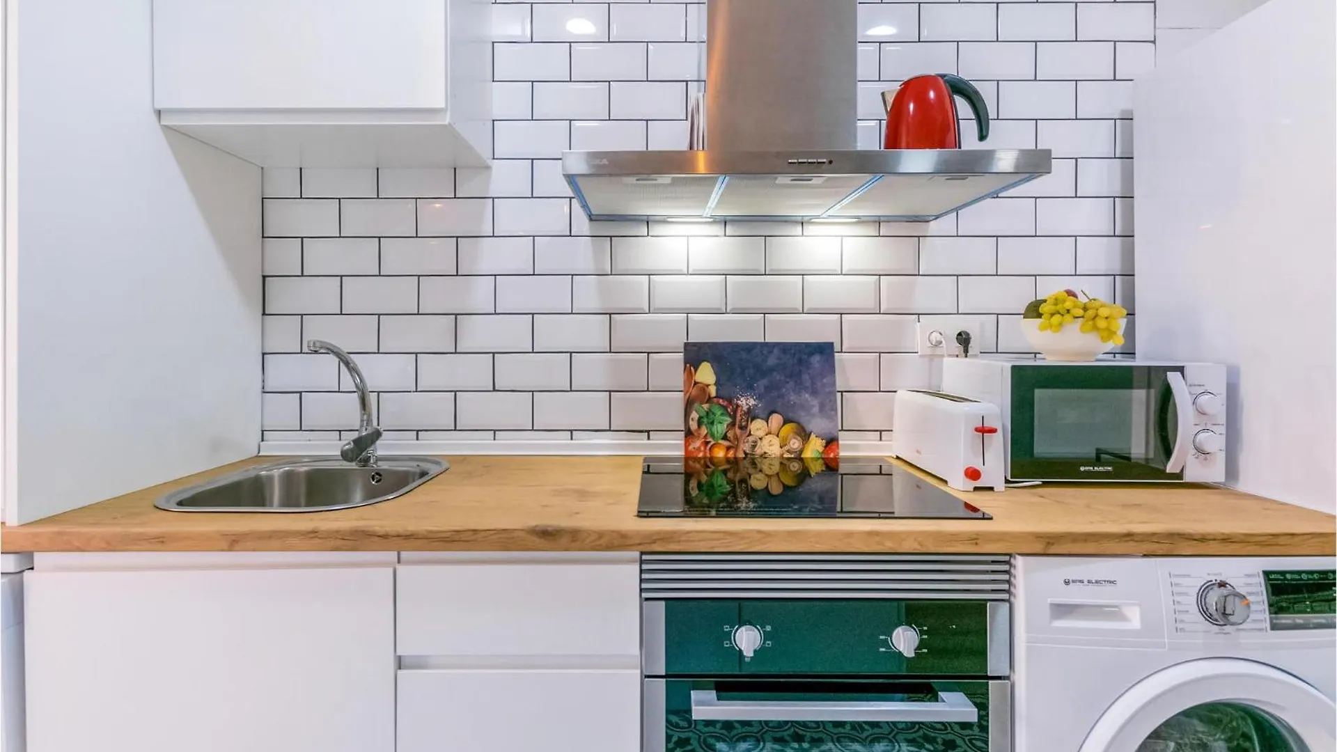 Beautiful Apartment In Granada With Kitchen 0*,  スペイン
