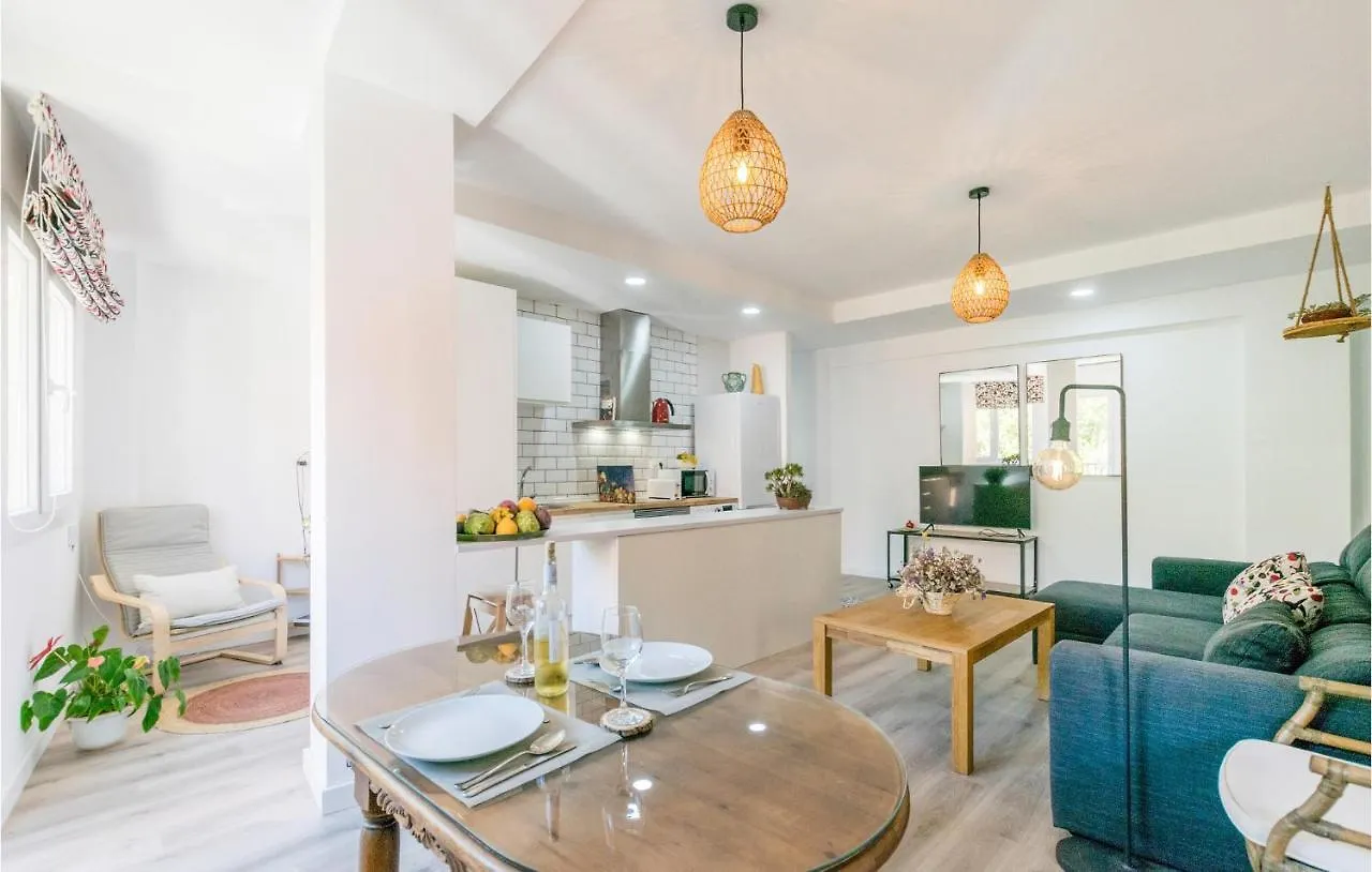 Beautiful Apartment In Granada With Kitchen